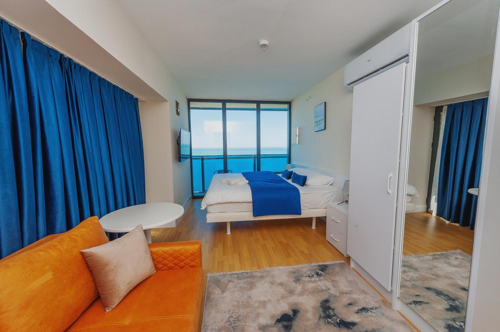 Black Sea Luxury Towers Hotel Batumi Exterior photo